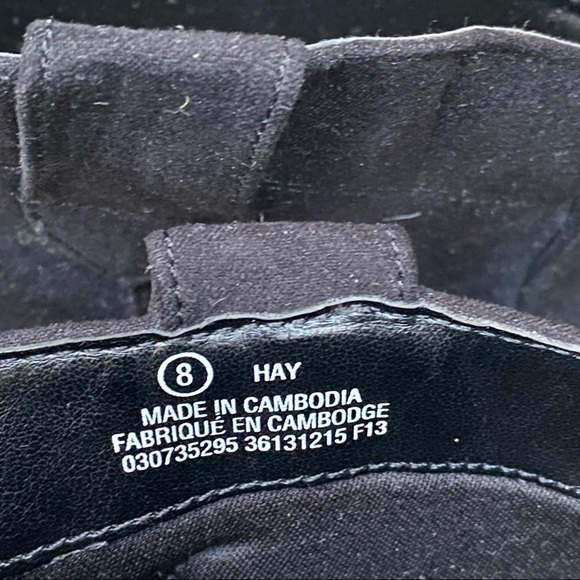 Brand New (NWOT) Black faux suede ankle booties - Picture 5 of 5